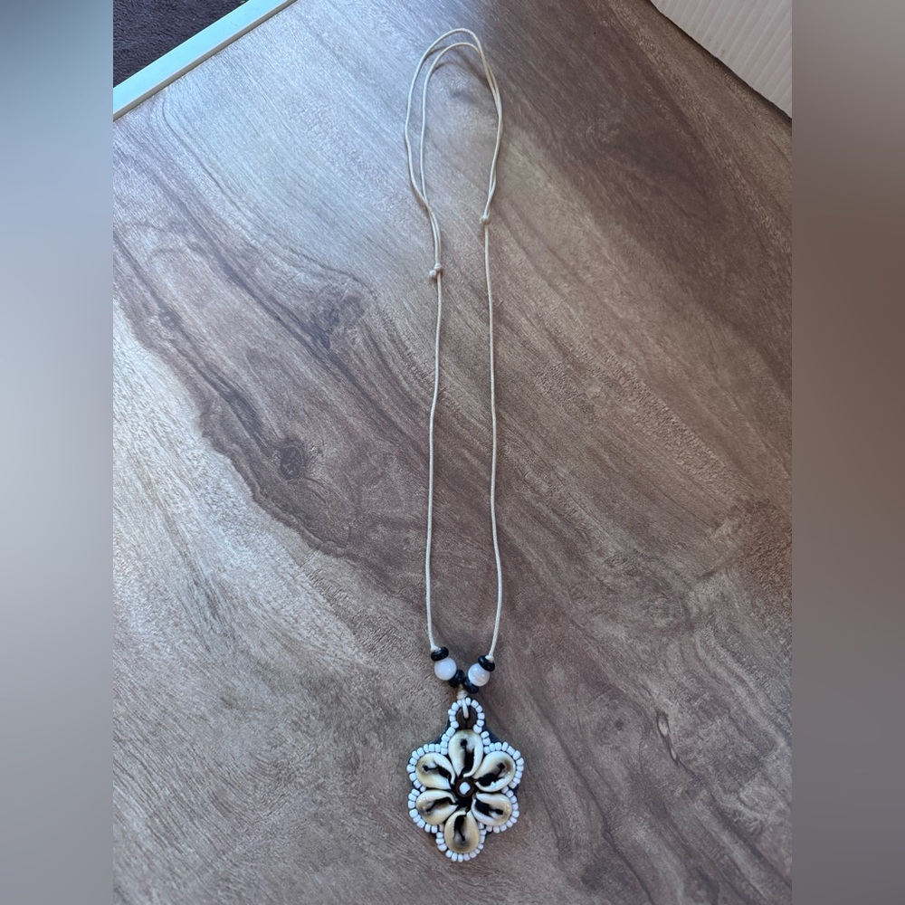 Handmade Cowry Sea Shell Flower Pendant Necklace Drawstring Closure Hawaiian
